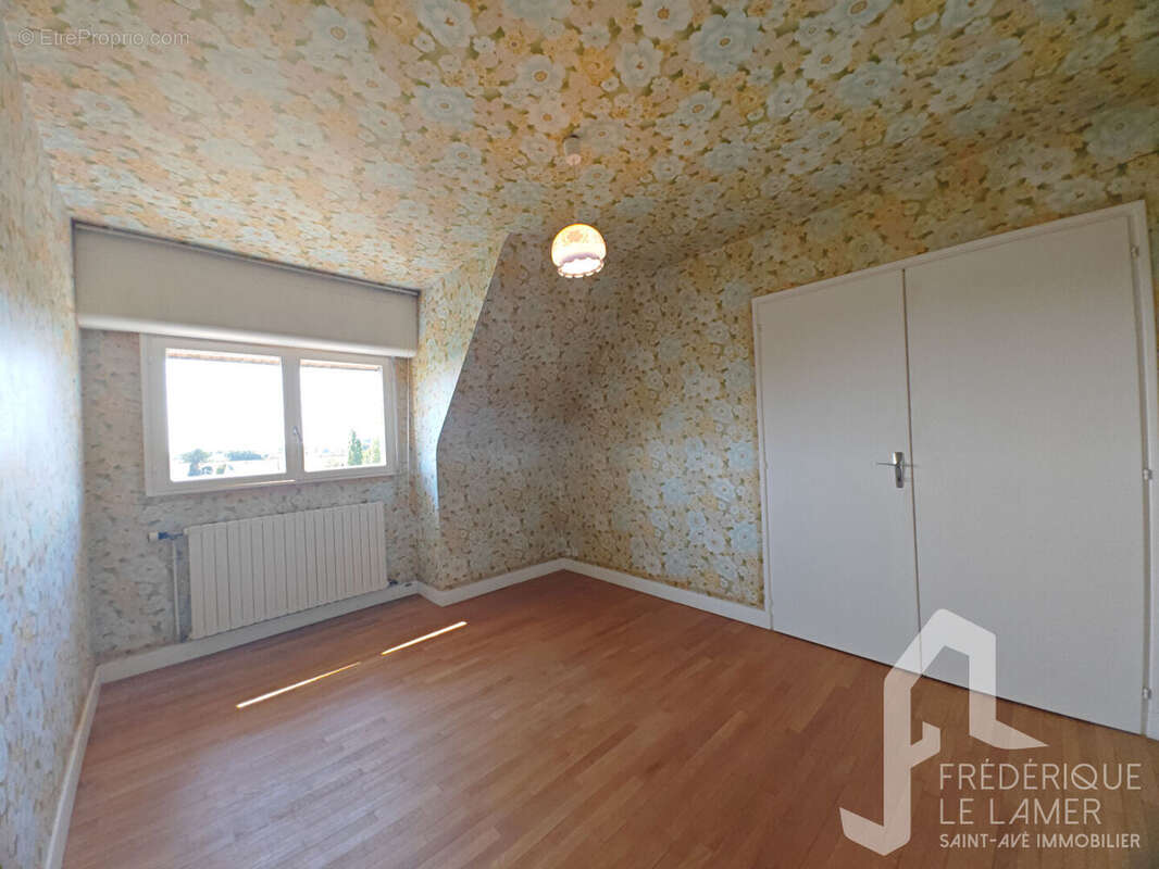 Maison à SAINT-AVE