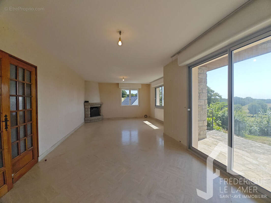 Maison à SAINT-AVE
