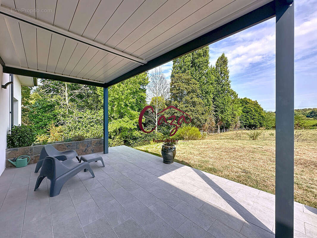 Maison à CAMBLANES-ET-MEYNAC