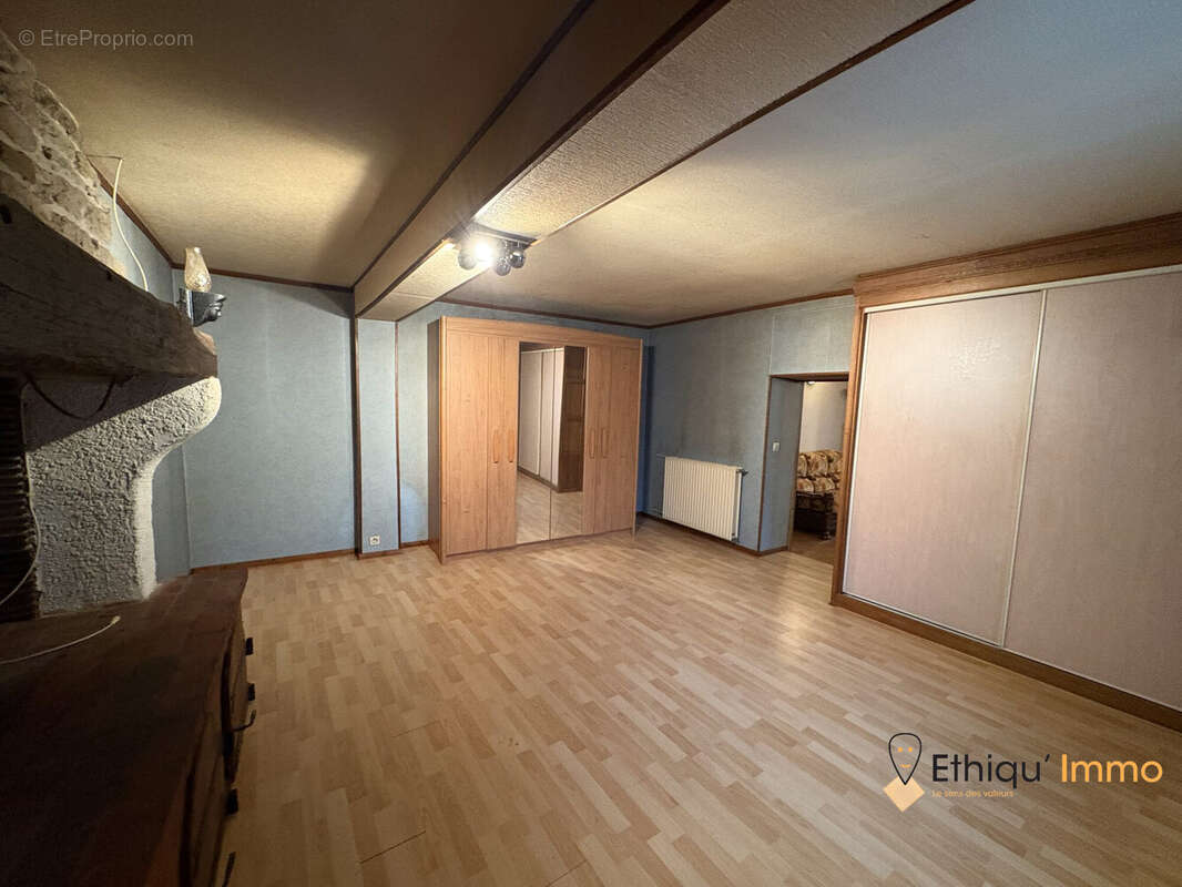 Maison à SOULAINES-DHUYS