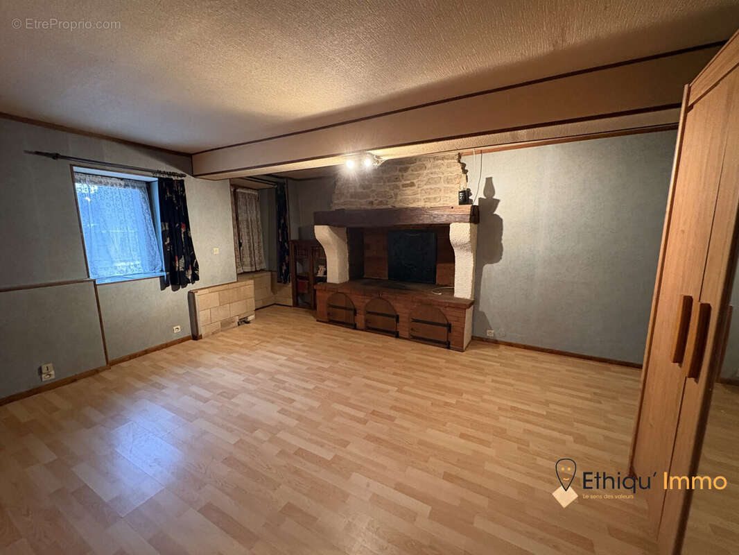 Maison à SOULAINES-DHUYS