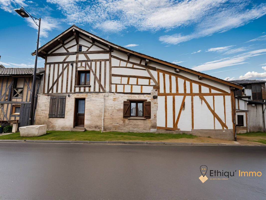 Maison à SOULAINES-DHUYS