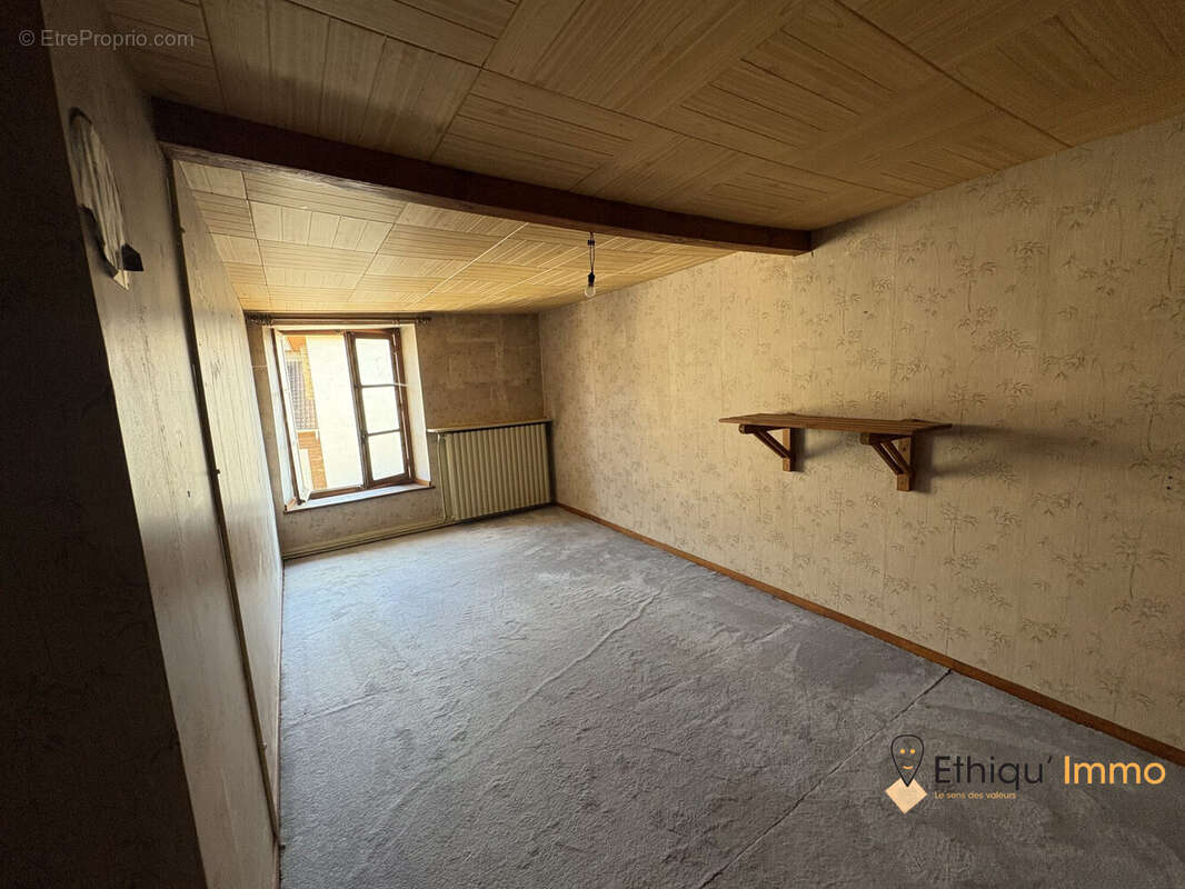 Maison à SOMMEVOIRE