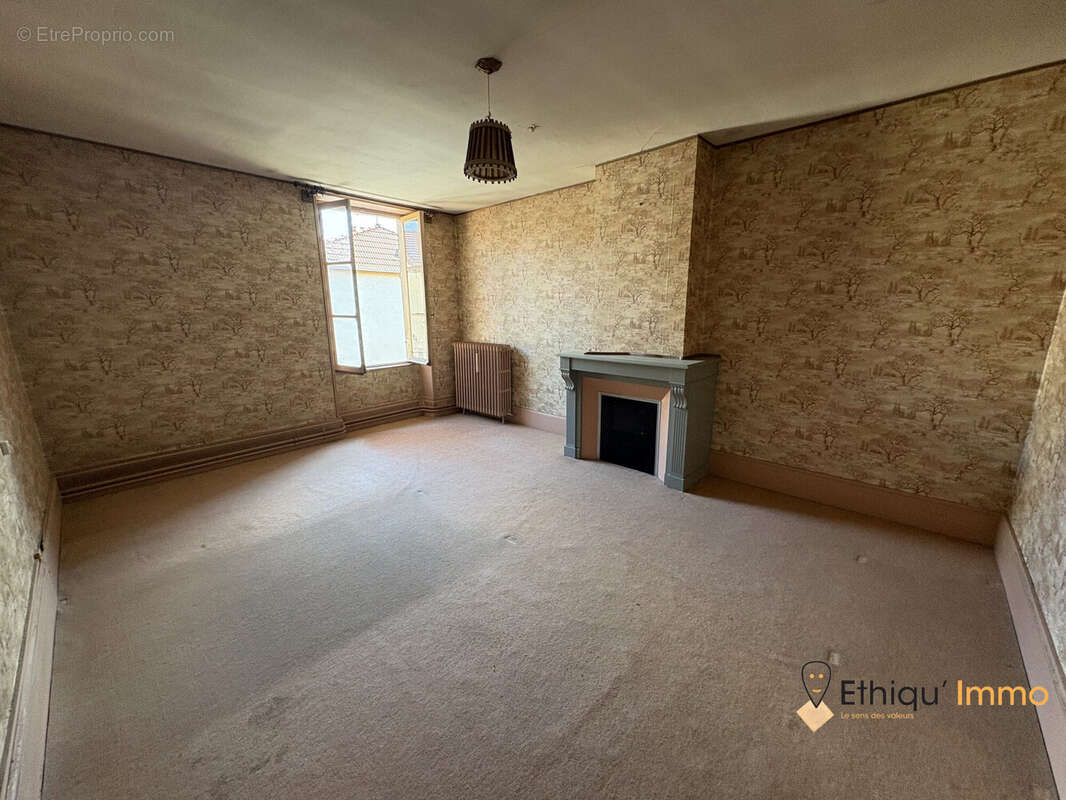 Maison à SOMMEVOIRE