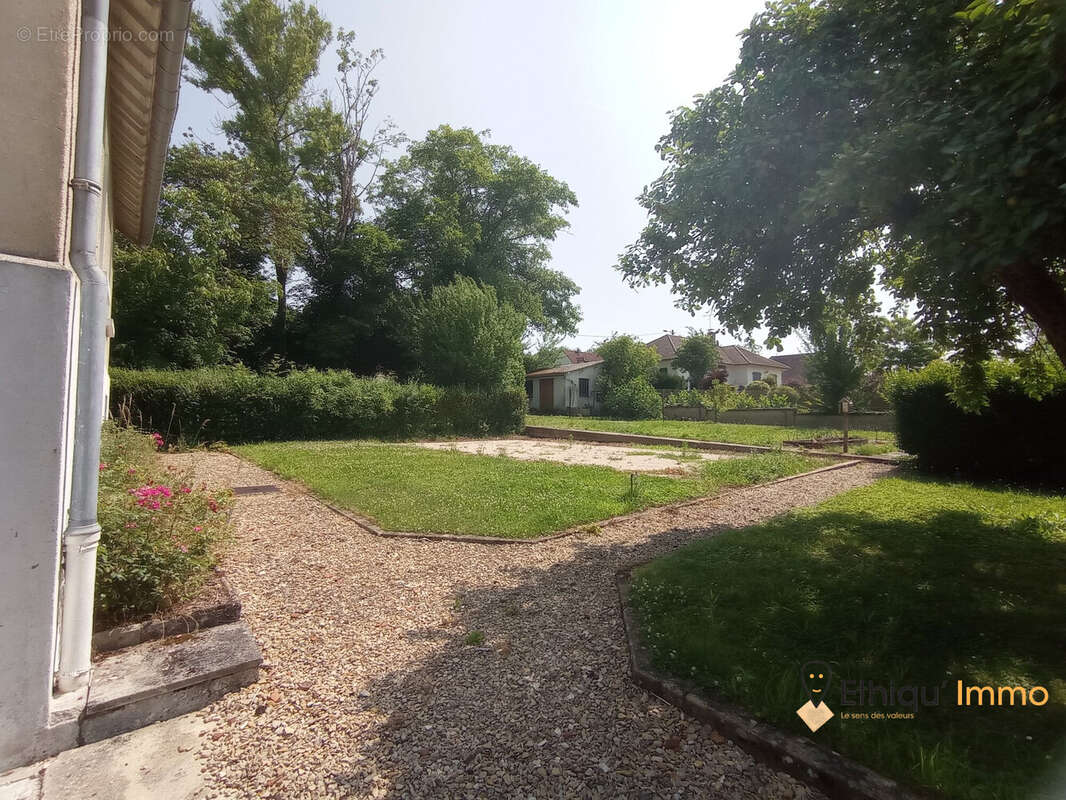 Maison à BAR-SUR-AUBE