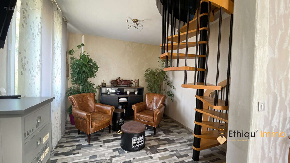 Maison à LA RIVIERE-DE-CORPS