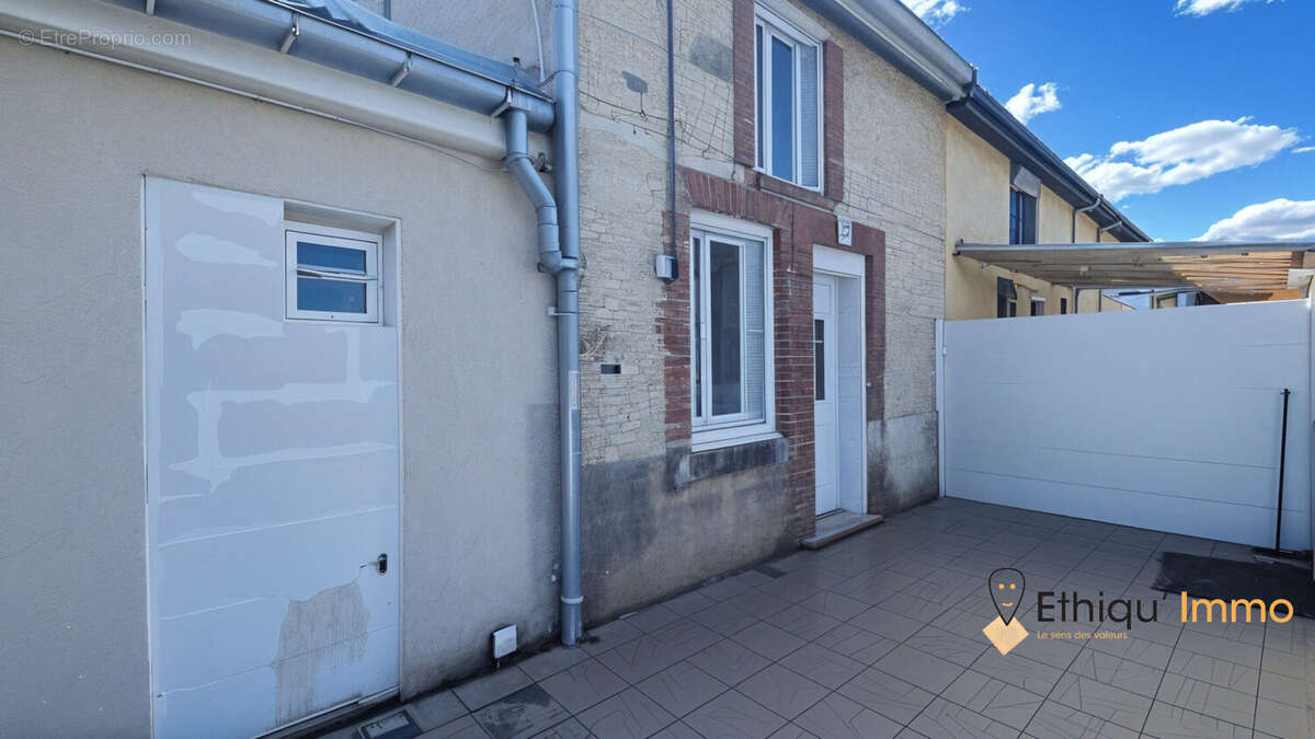 Maison à VILLE-SOUS-LA-FERTE