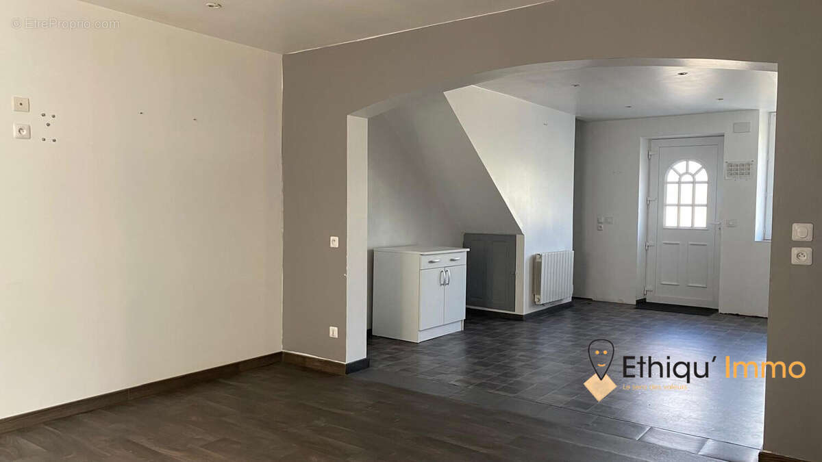 Maison à VILLE-SOUS-LA-FERTE