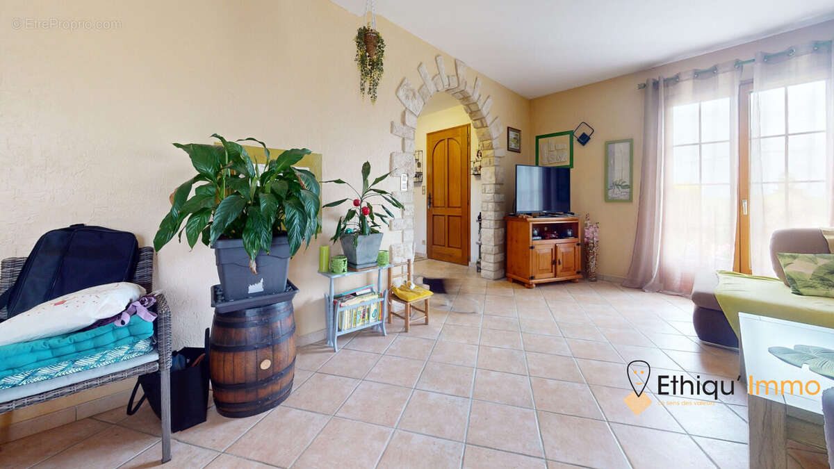 Maison à PRECY-SAINT-MARTIN