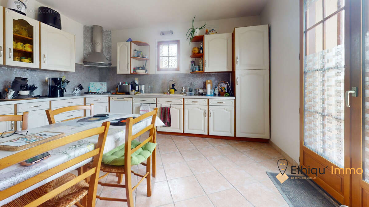 Maison à PRECY-SAINT-MARTIN