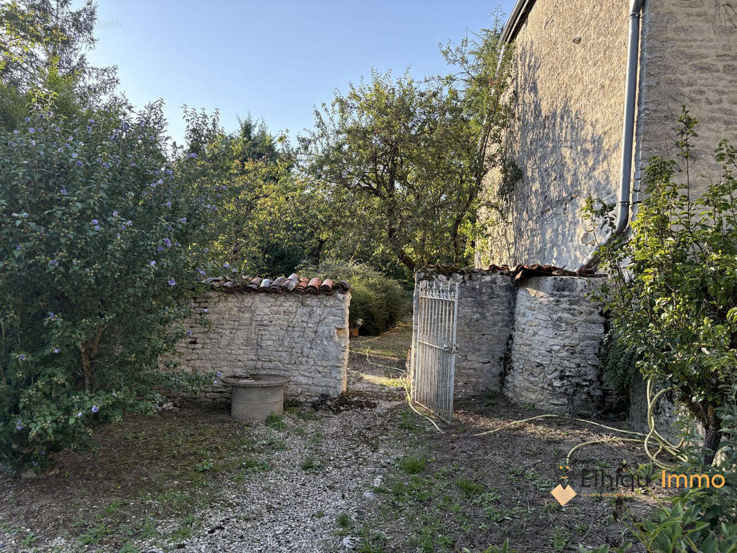 Maison à MONTIER-EN-L&#039;ISLE