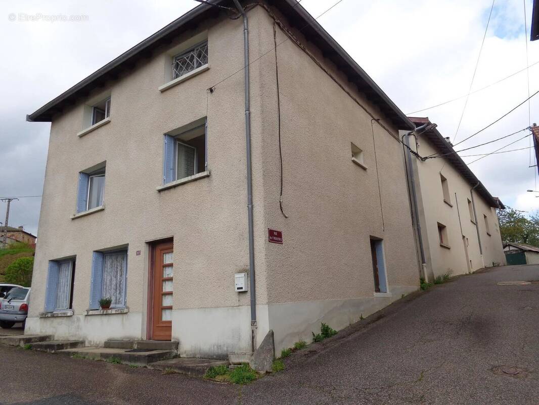 Maison à SAINT-JUST-D&#039;AVRAY