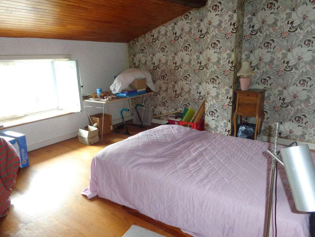 Maison à SAINT-JUST-D&#039;AVRAY