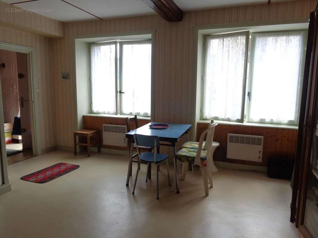 Maison à SAINT-JUST-D&#039;AVRAY