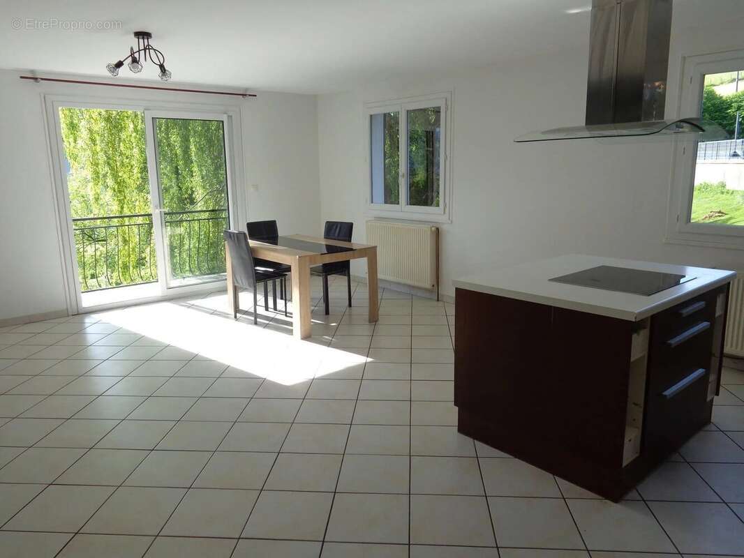 Maison à CHAMBOST-ALLIERES