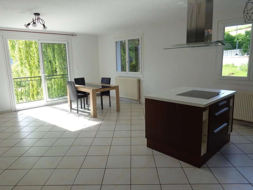 Maison à CHAMBOST-ALLIERES