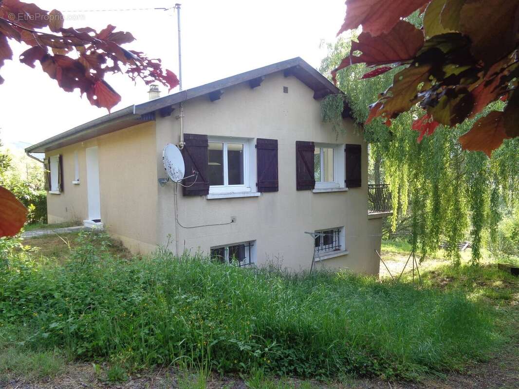 Maison à CHAMBOST-ALLIERES