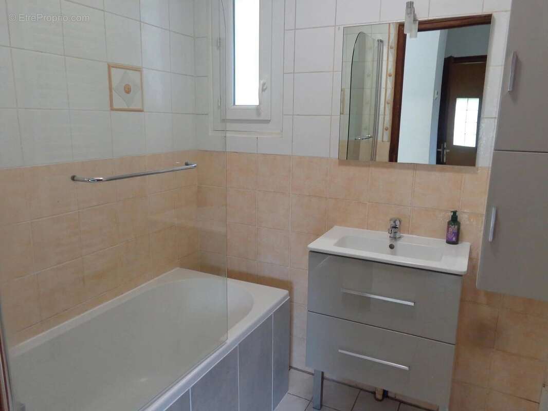 Maison à CHAMBOST-ALLIERES