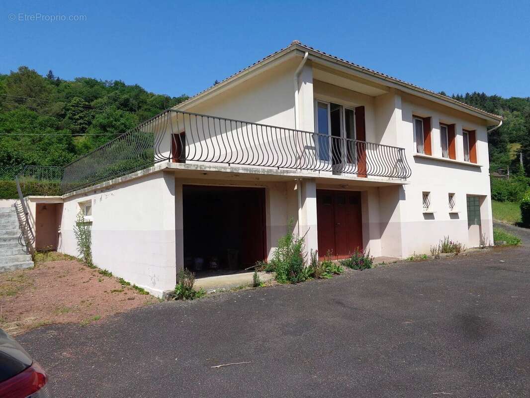 Maison à CHAMBOST-ALLIERES