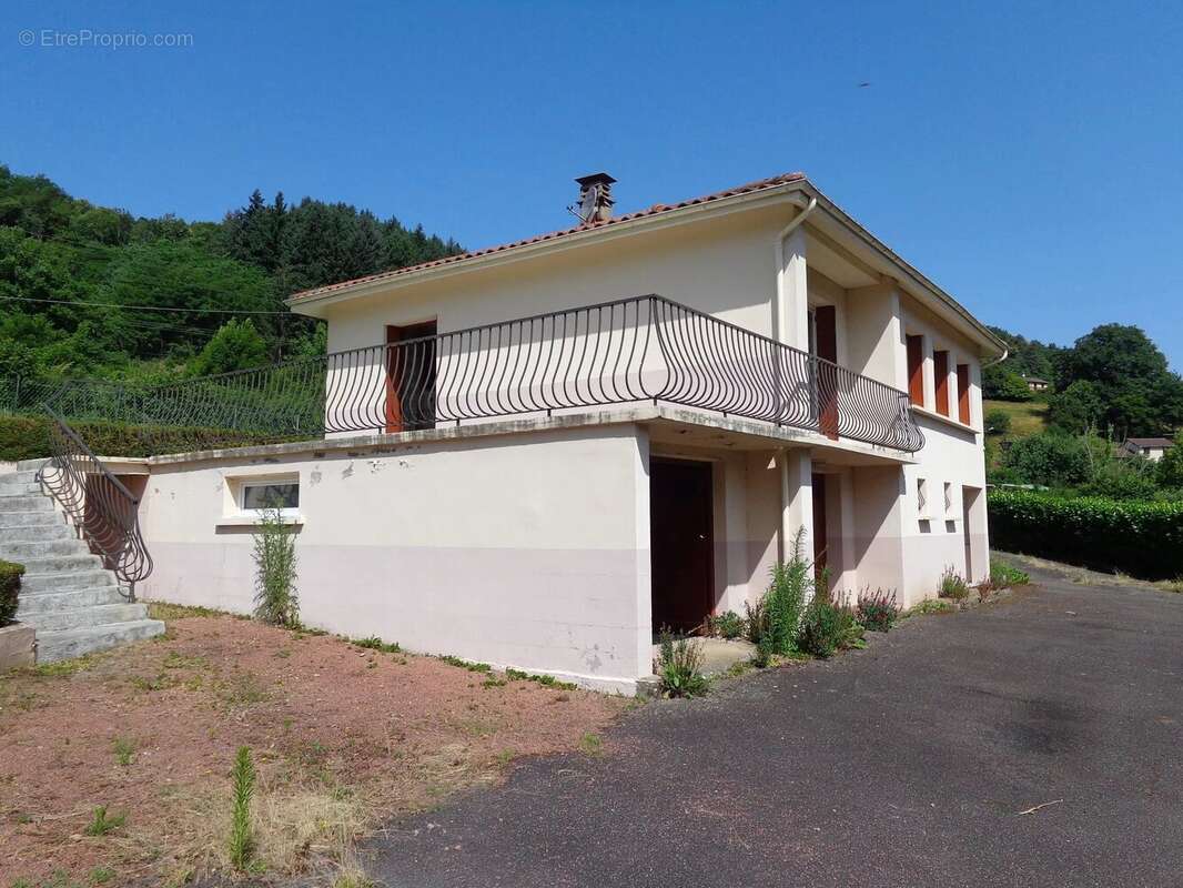 Maison à CHAMBOST-ALLIERES