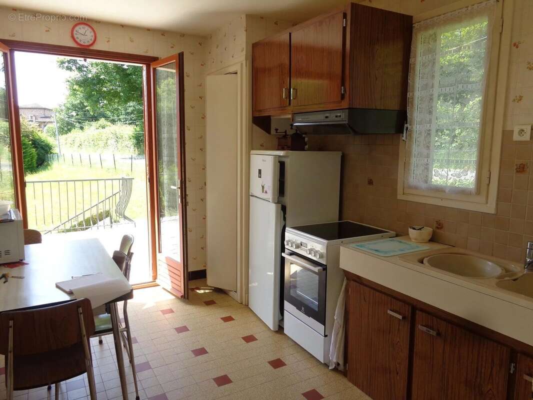 Maison à CHAMBOST-ALLIERES