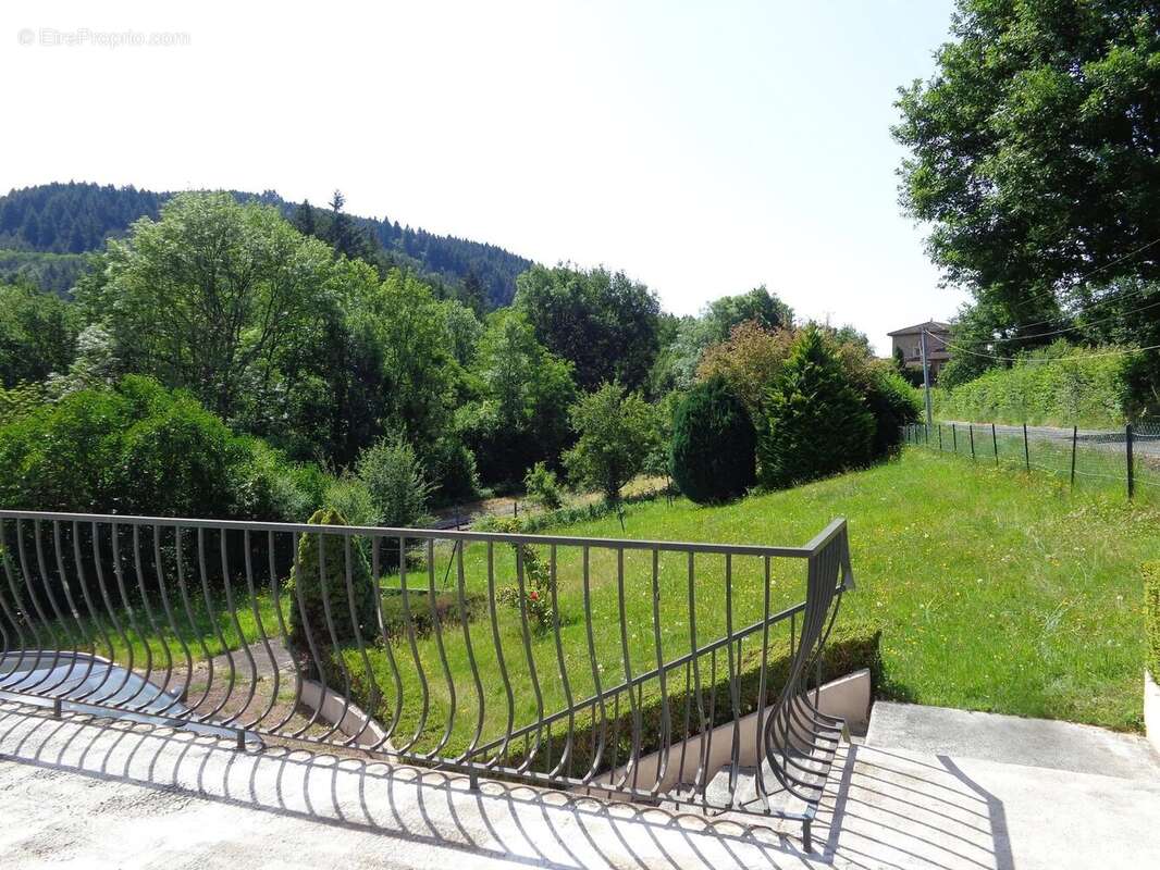 Maison à CHAMBOST-ALLIERES