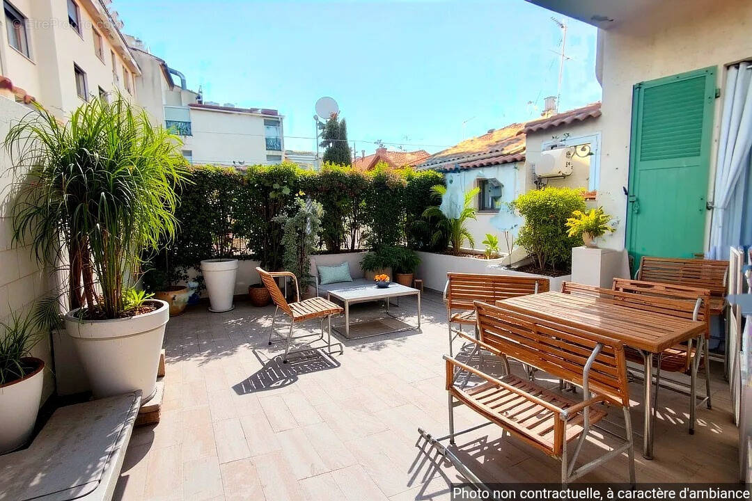 Autre à SANARY-SUR-MER