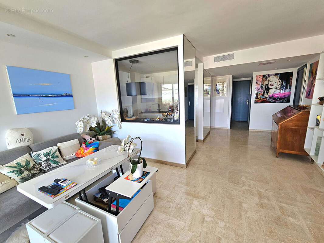 Appartement à MANDELIEU-LA-NAPOULE