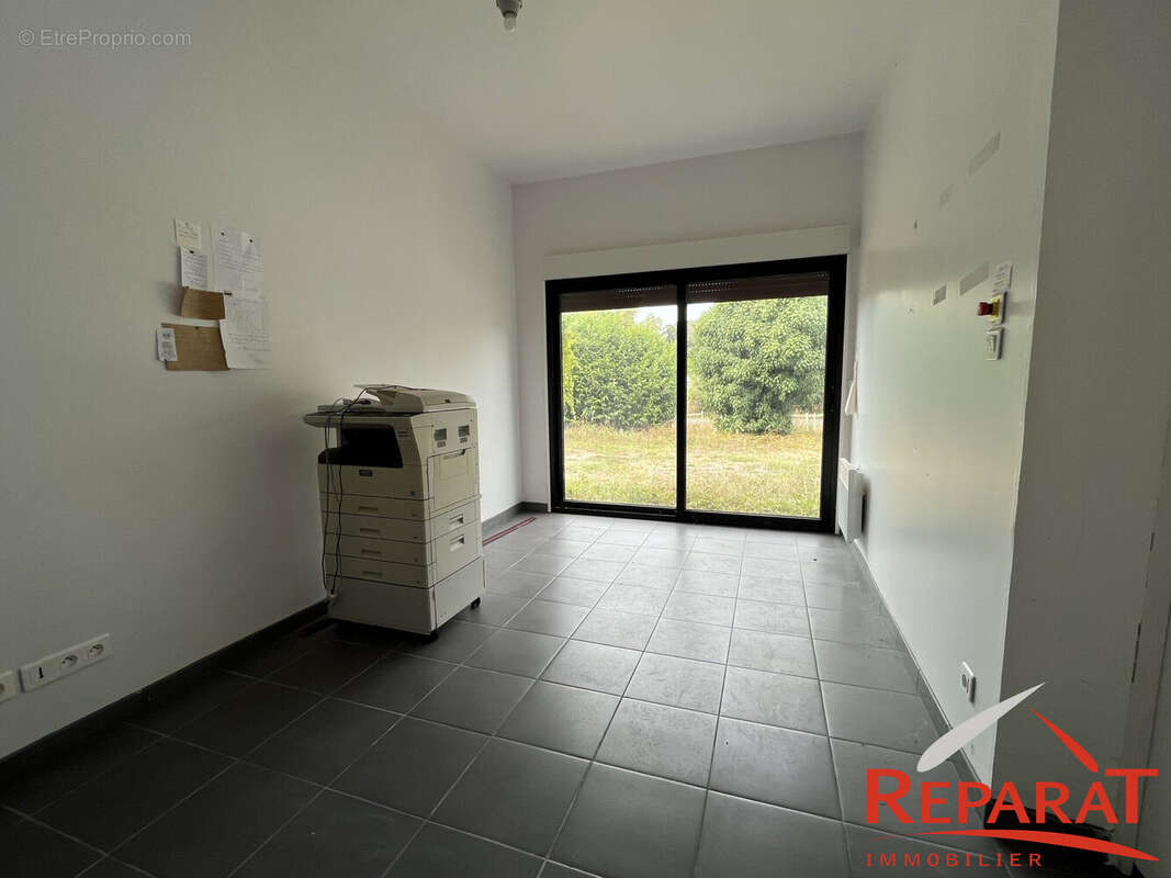 Commerce à TERRASSON-LAVILLEDIEU