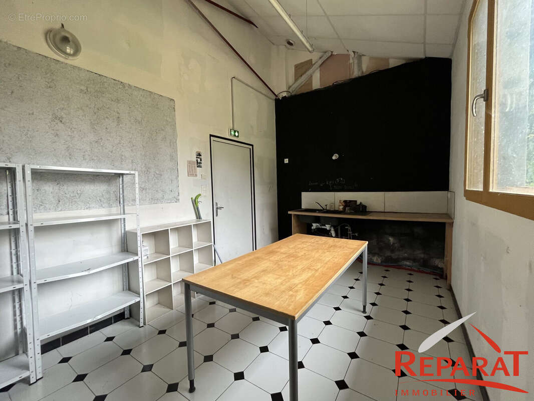 Commerce à TERRASSON-LAVILLEDIEU