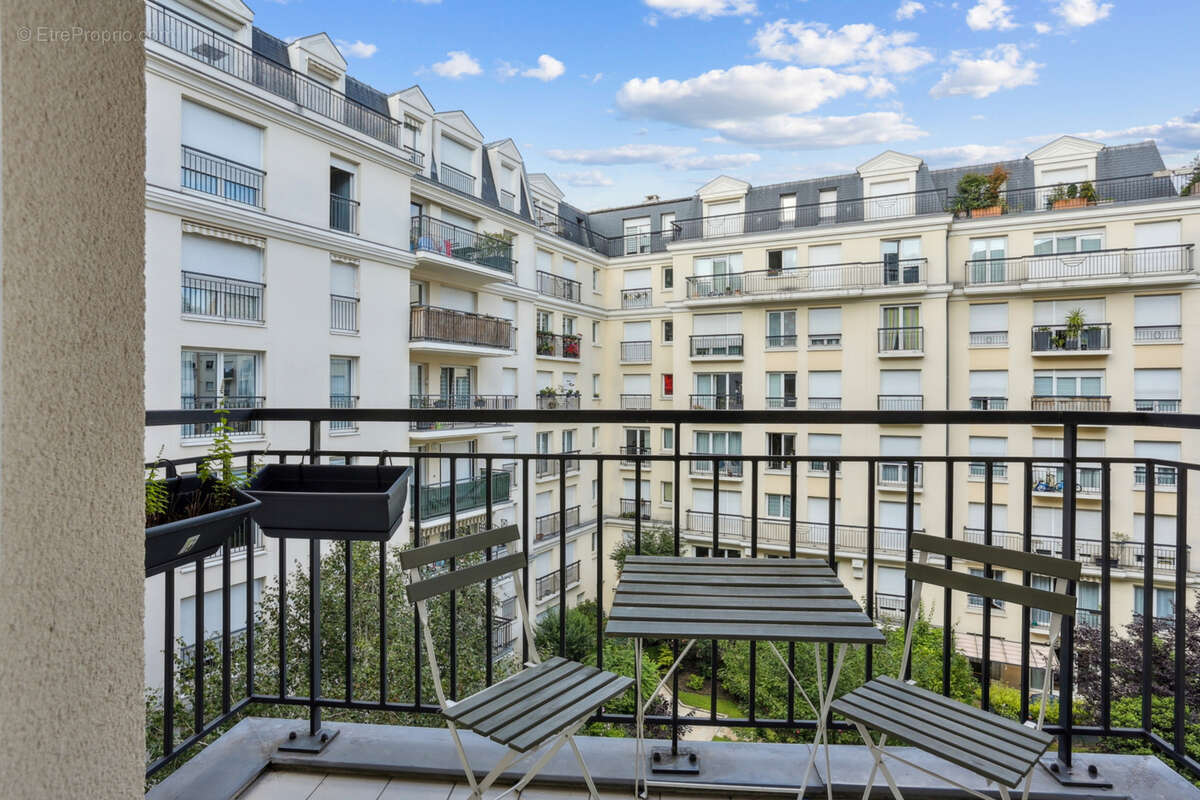 Appartement à ISSY-LES-MOULINEAUX