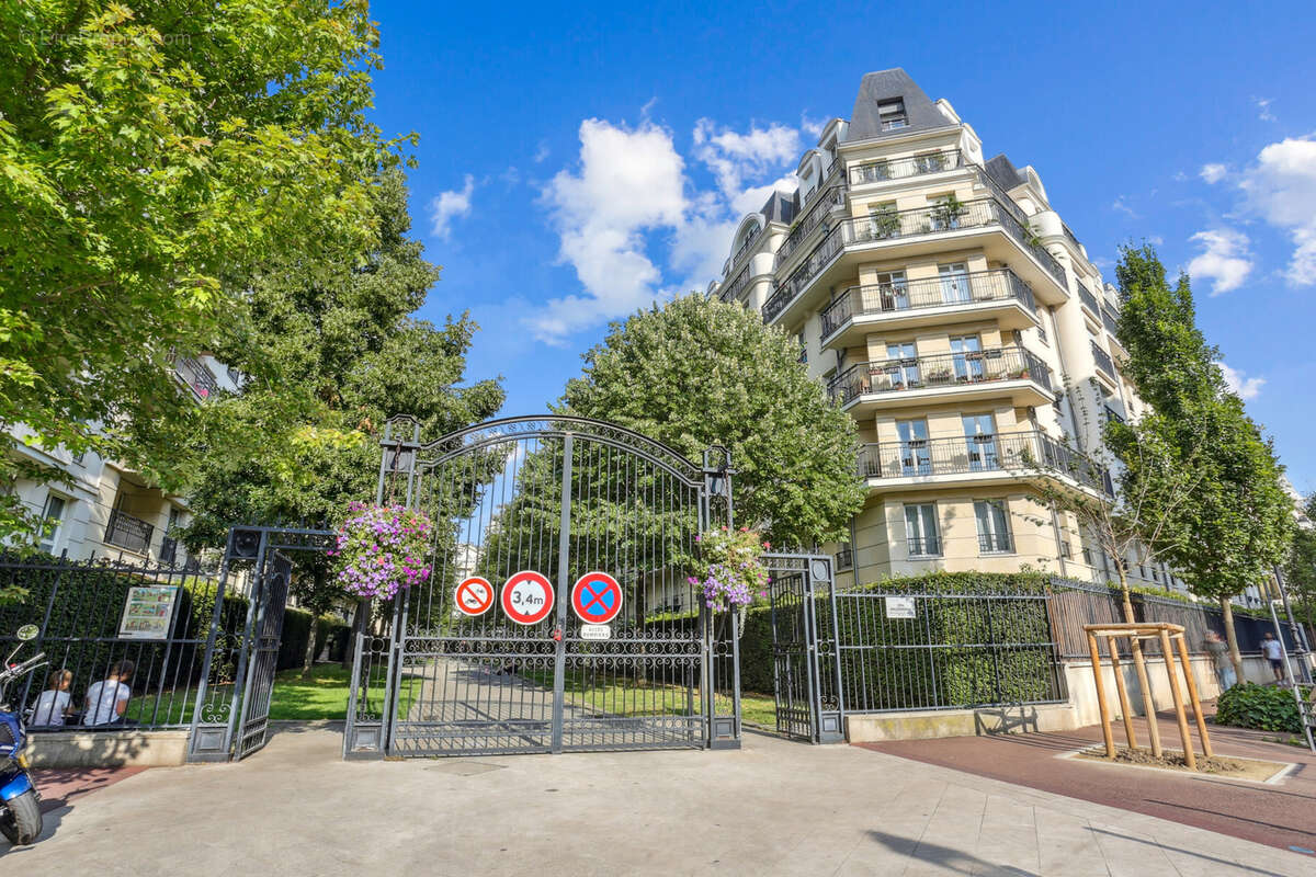 Appartement à ISSY-LES-MOULINEAUX