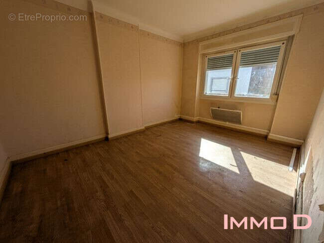 Appartement à CHARMES