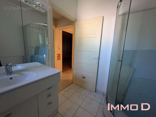 Appartement à CHARMES