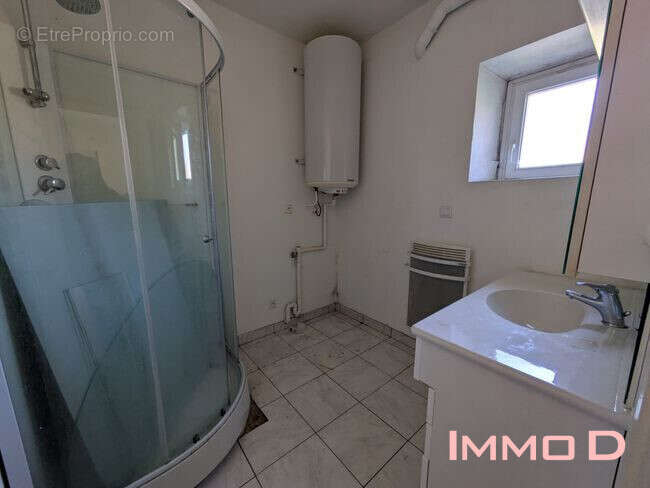 Appartement à CHARMES