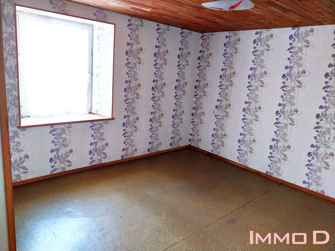 Maison à LA CHAPELLE-AUX-BOIS