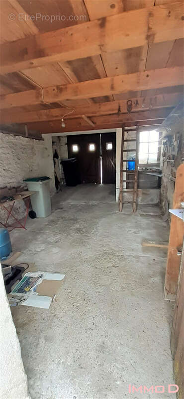 Maison à LA CHAPELLE-AUX-BOIS