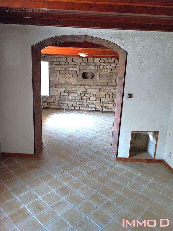 Maison à LA CHAPELLE-AUX-BOIS