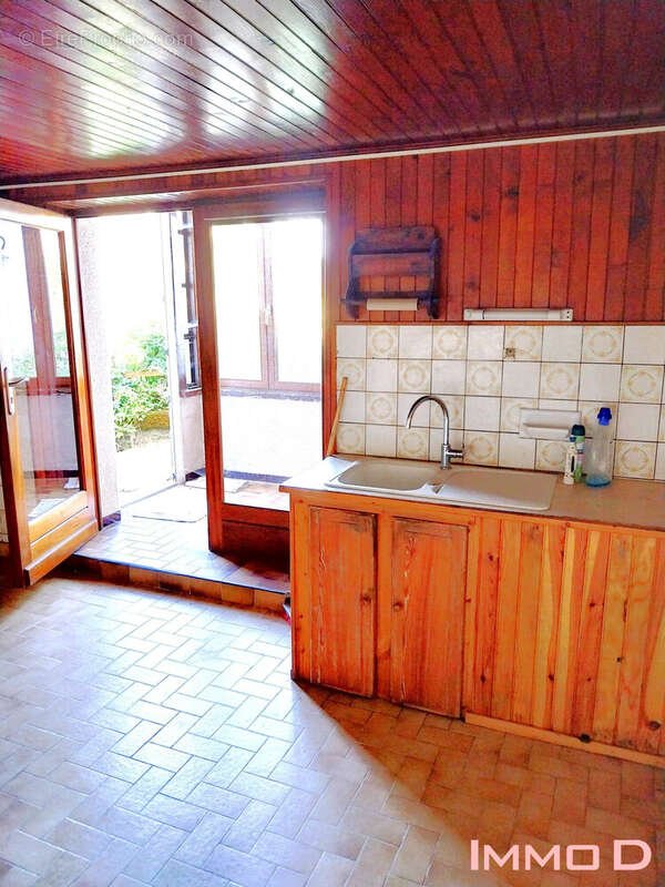 Maison à LA CHAPELLE-AUX-BOIS