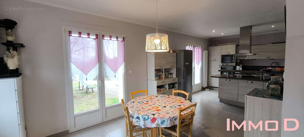 Maison à THAON-LES-VOSGES