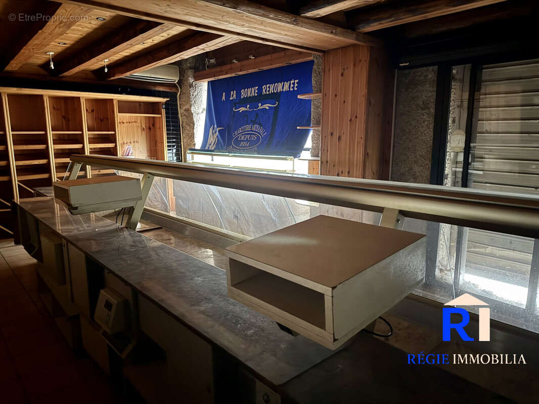 Surface Commerciale 39m2 - Commerce à GRENOBLE