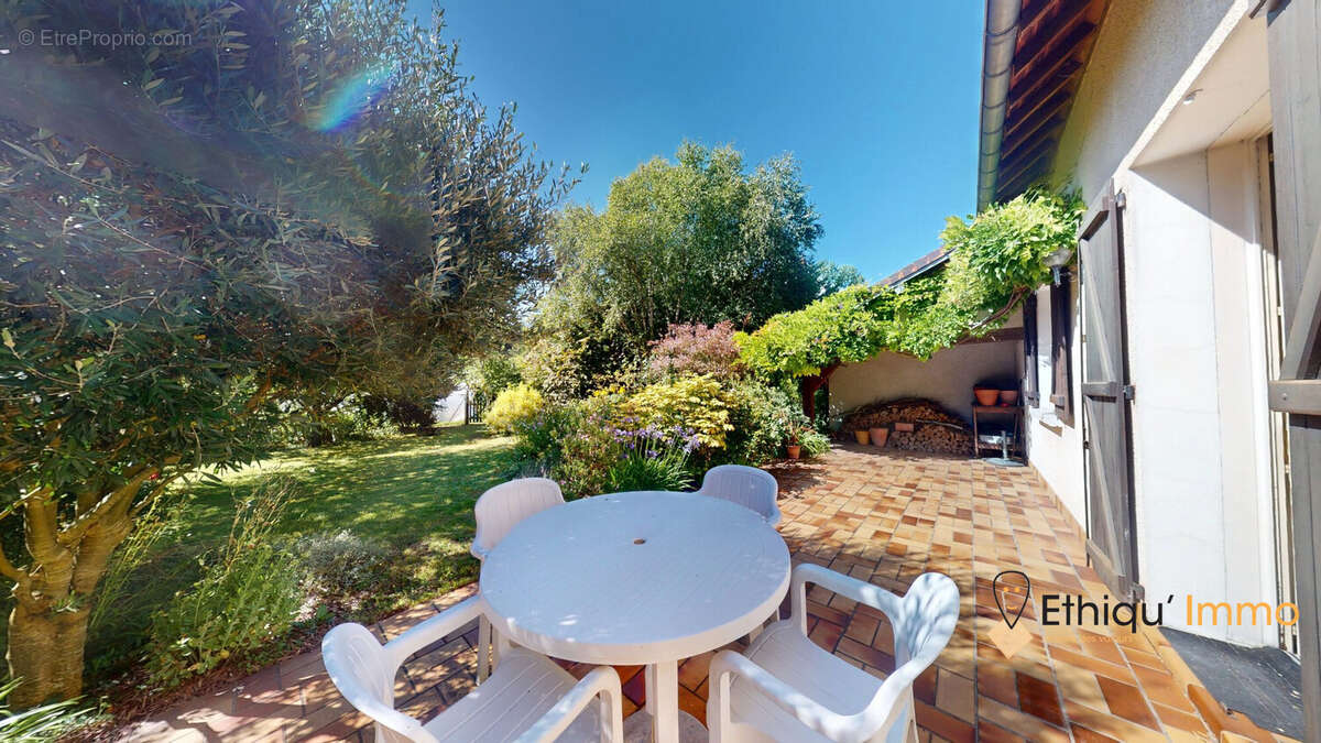 Maison à SAINTE-SAVINE