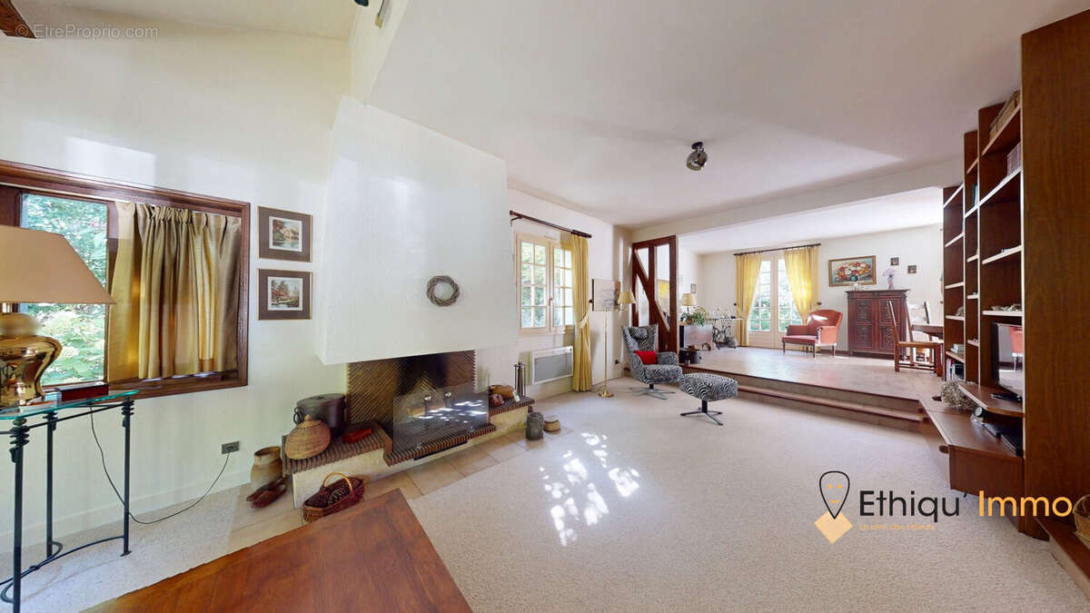 Maison à SAINTE-SAVINE