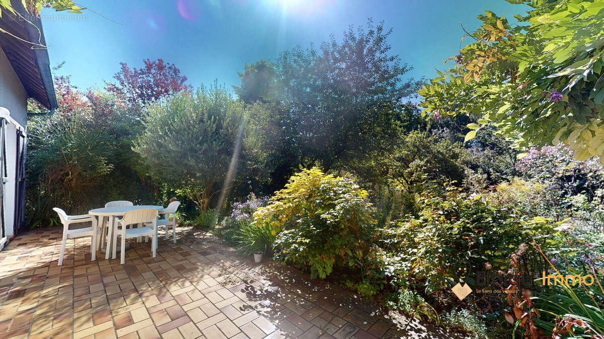 Maison à SAINTE-SAVINE