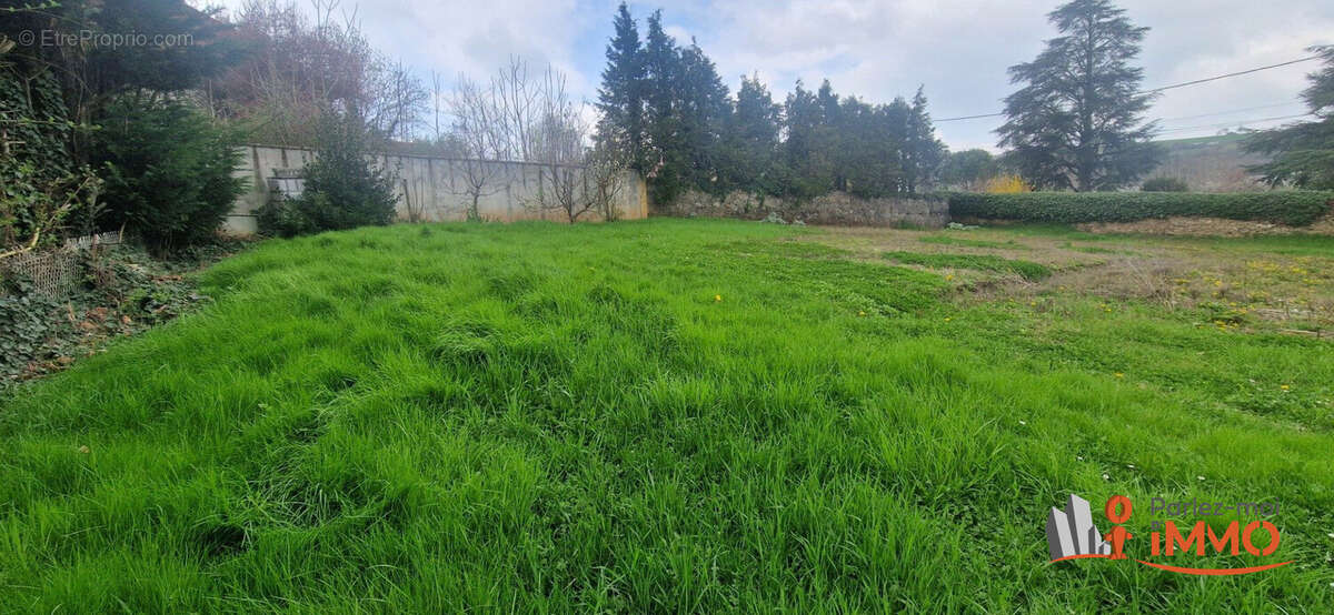 Terrain à SAINT-MARTIN-LA-PLAINE