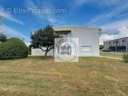 Commerce à FONTENILLES