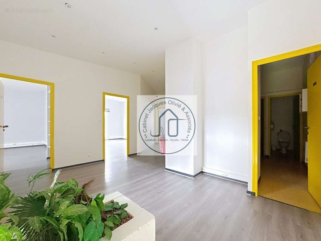 Commerce à FONTENILLES