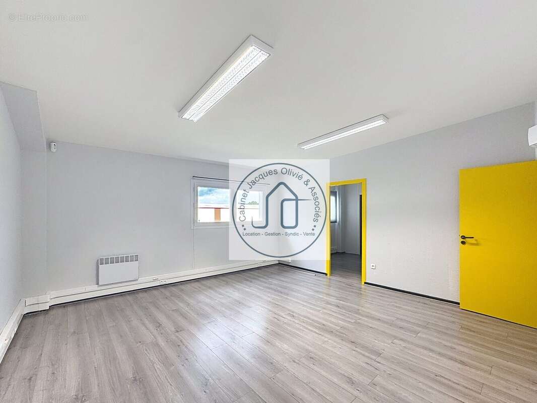 Commerce à FONTENILLES