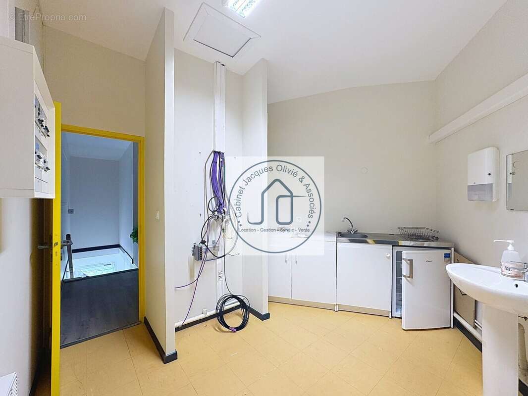 Commerce à FONTENILLES