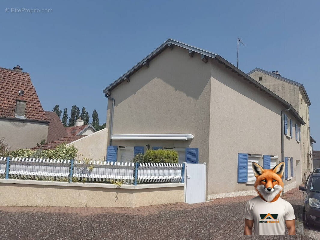 Maison à ARC-LES-GRAY